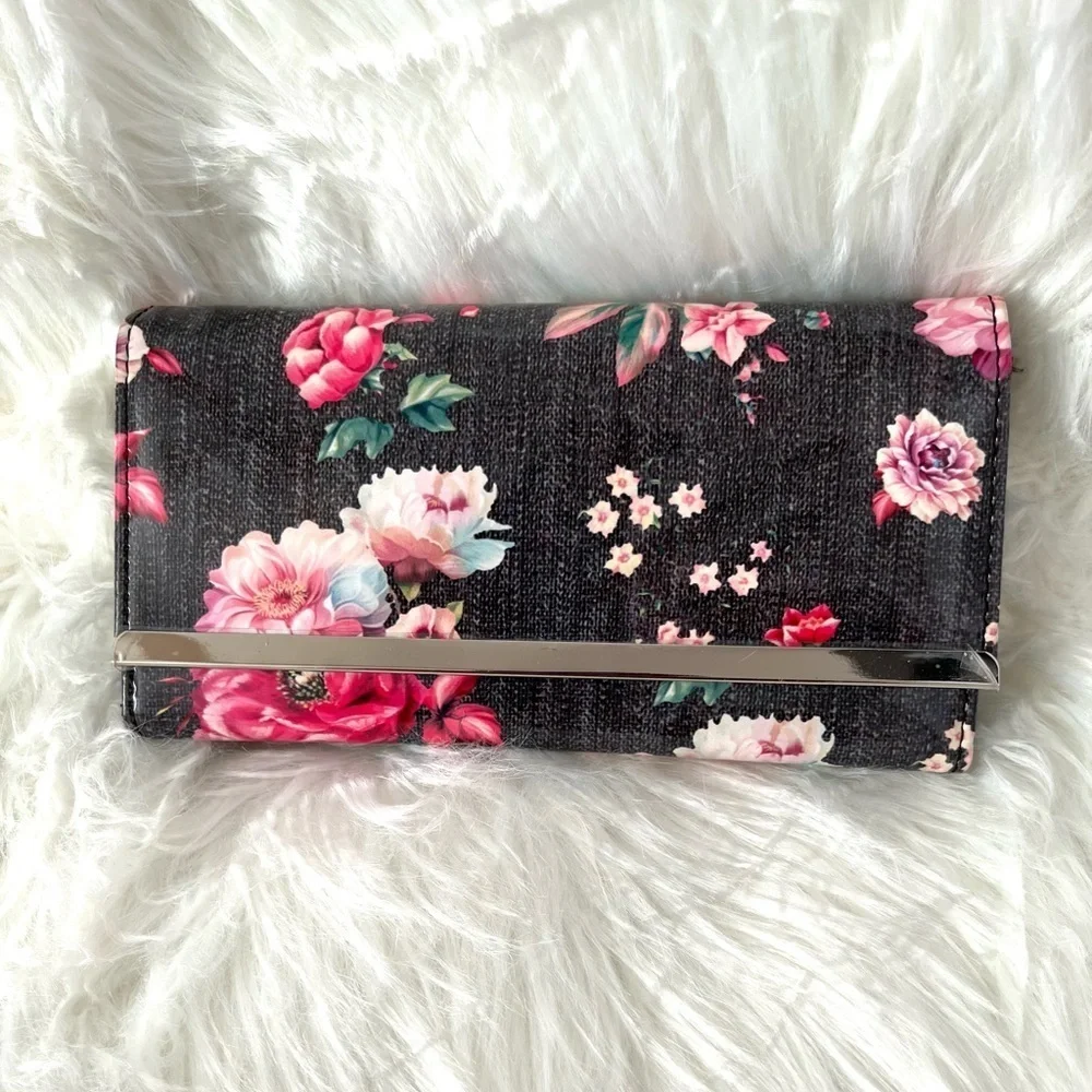 Floral Black Patent Leather Clutch Wallet Kelly and Katie - Picture 1 of 5